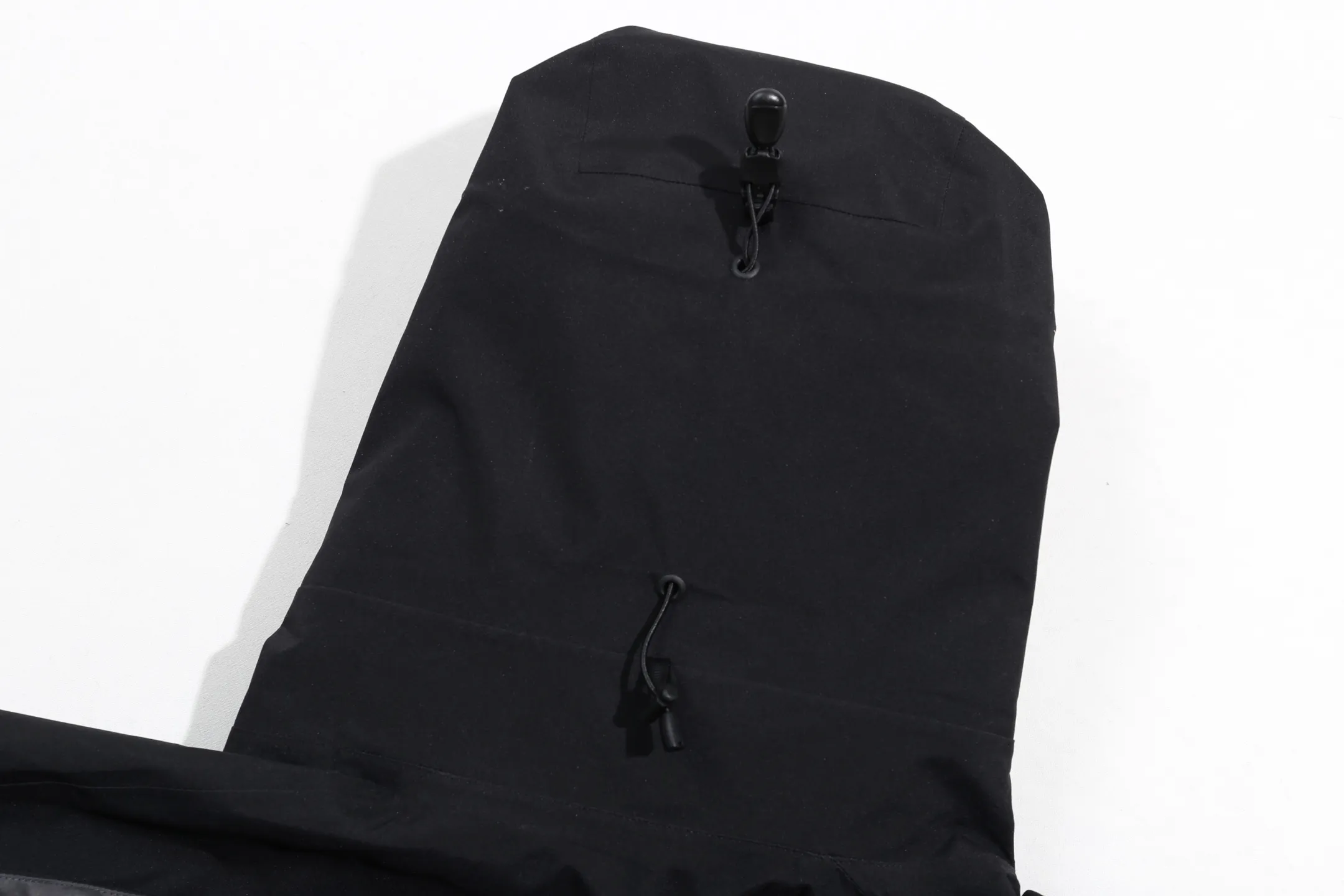 【 】ARCTERYX jacket AR Gore-tex bluesign@ N 3LGORE-TEX ， Wear-Resistant， 、 Breathable， ， 20000 Breathable 10000 E 3D ， 3D ， ， ， Authentic YKK ， ， ， ， ， Factory ， ， ， 。 ， ， ，Lightweight ， Series 。 Size：S-XXL